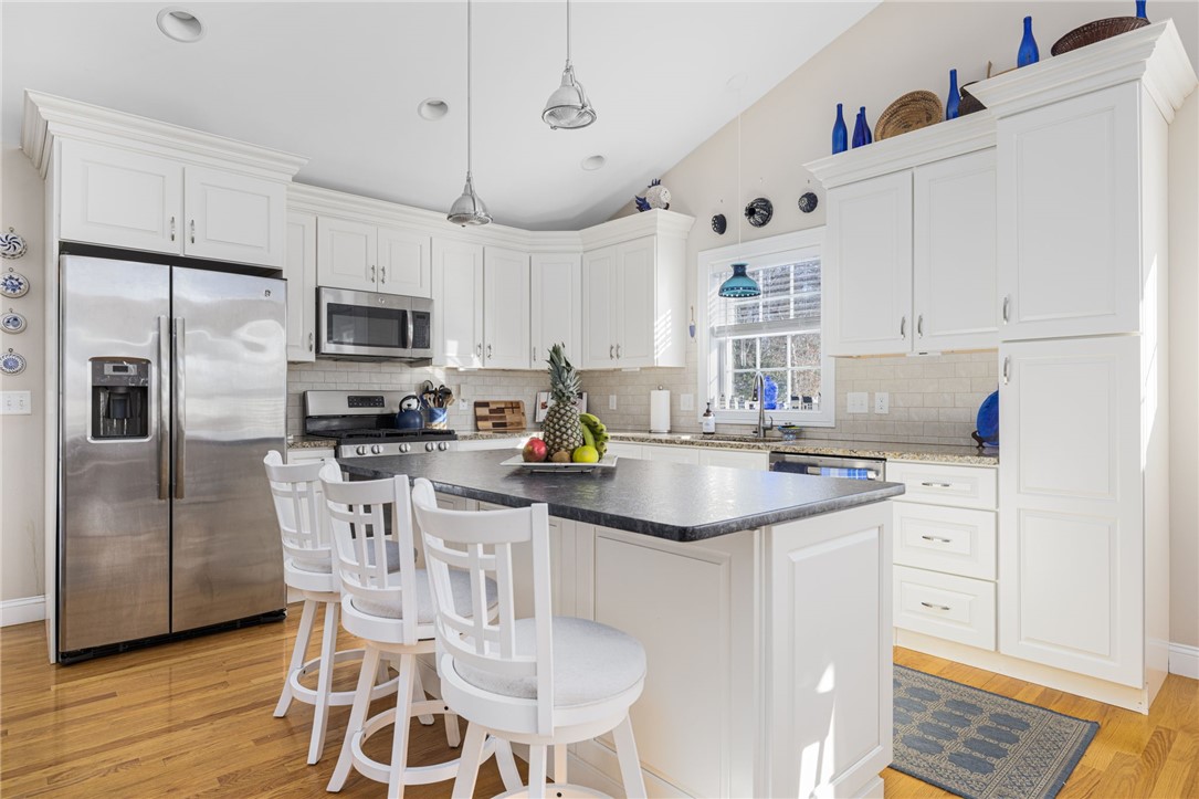 109 Fox Hollow Road North Kingstown, RI 02852 - Photo 22 of 47