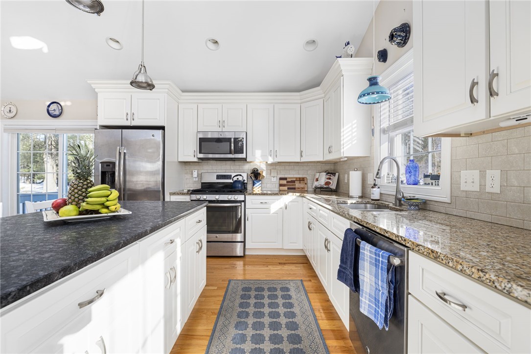 109 Fox Hollow Road North Kingstown, RI 02852 - Photo 23 of 47