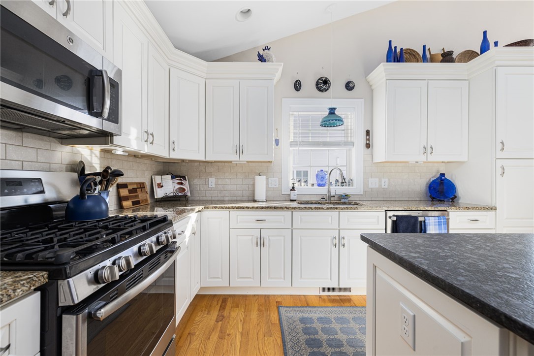 109 Fox Hollow Road North Kingstown, RI 02852 - Photo 25 of 47