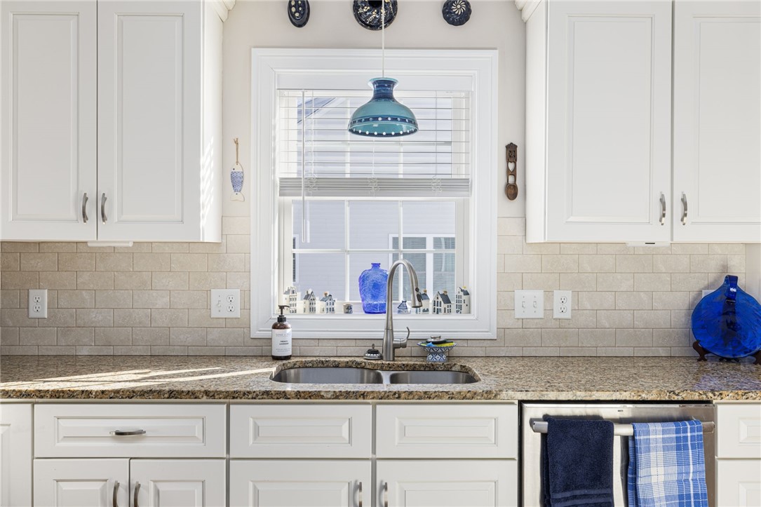 109 Fox Hollow Road North Kingstown, RI 02852 - Photo 26 of 47