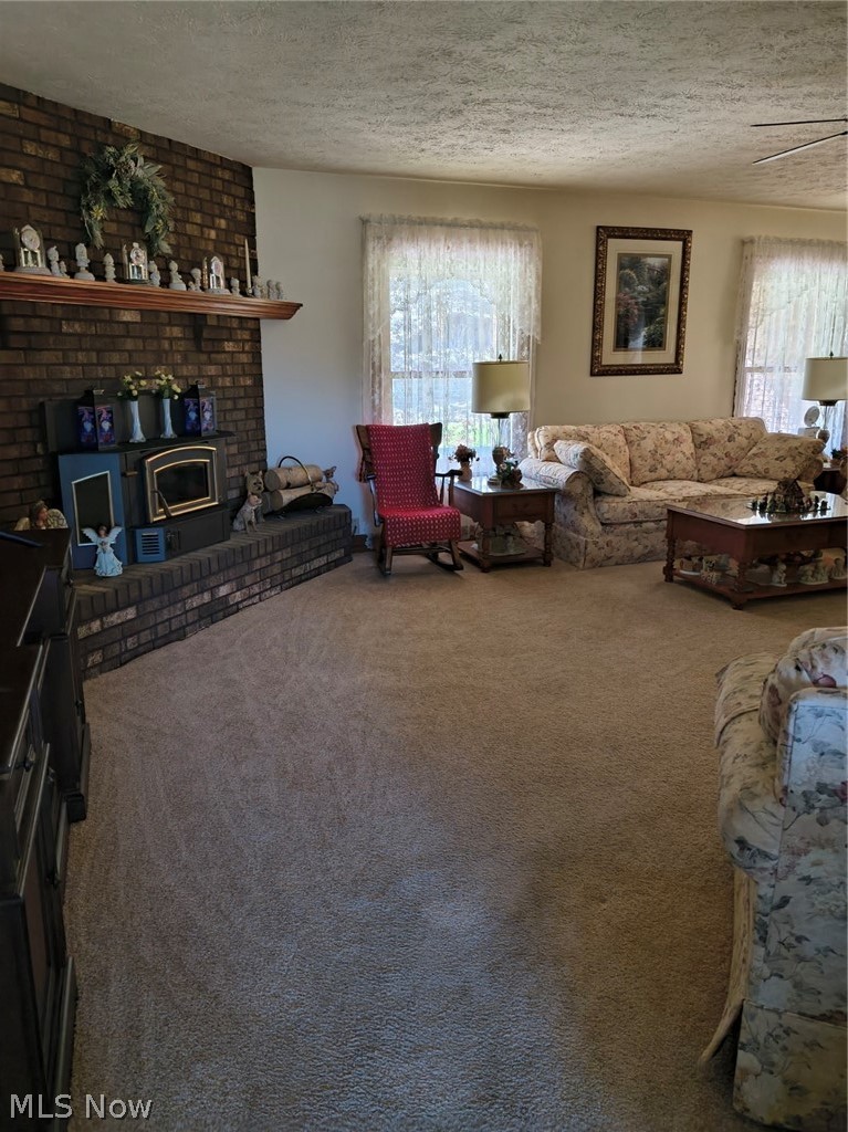 10174 Veto Road Belpre, OH 45714 - Photo 22 of 45 Oversized living area.