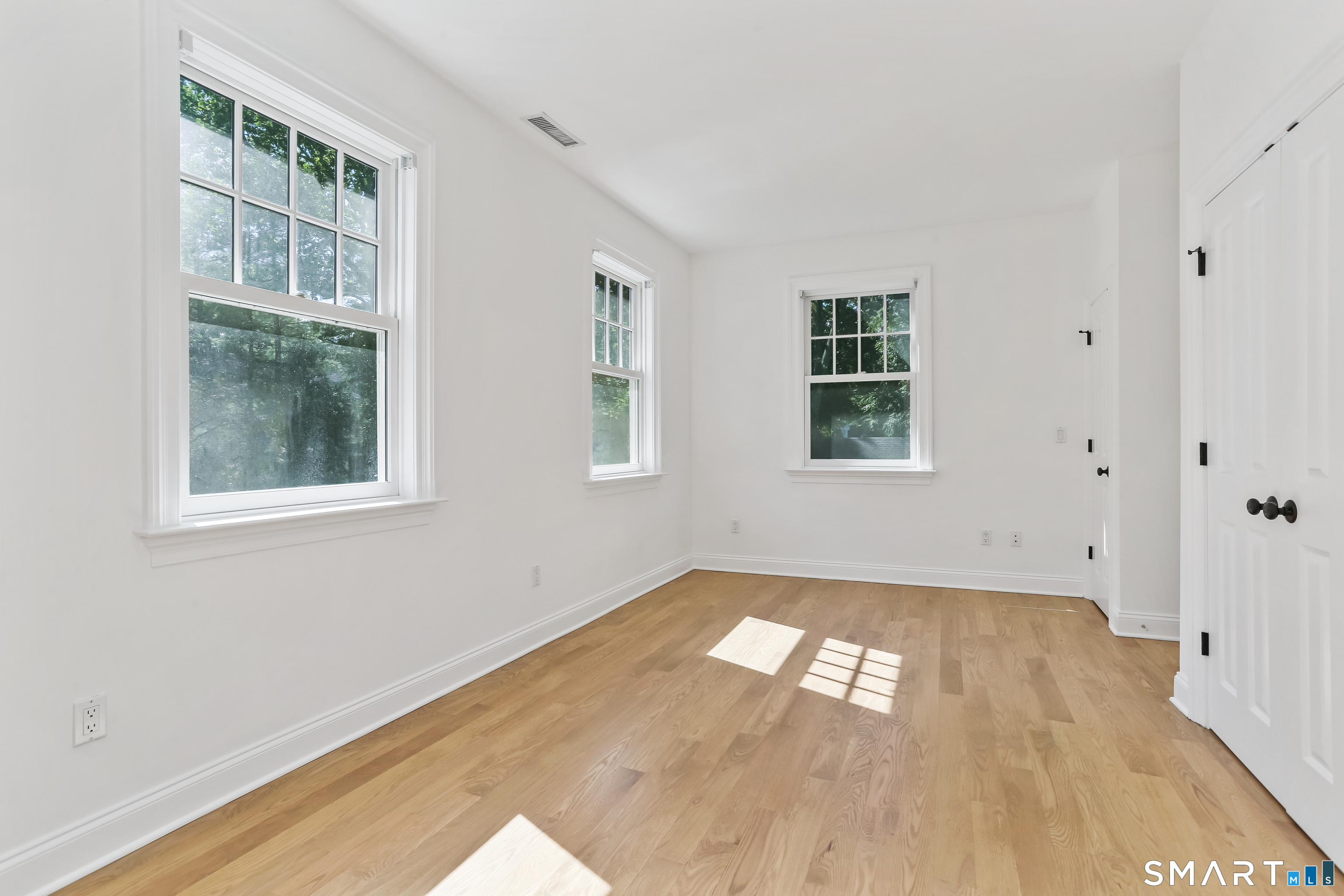 21 Woods Grove Road Westport, CT 06880 - Photo 27 of 38 Well proportioned Bedroom