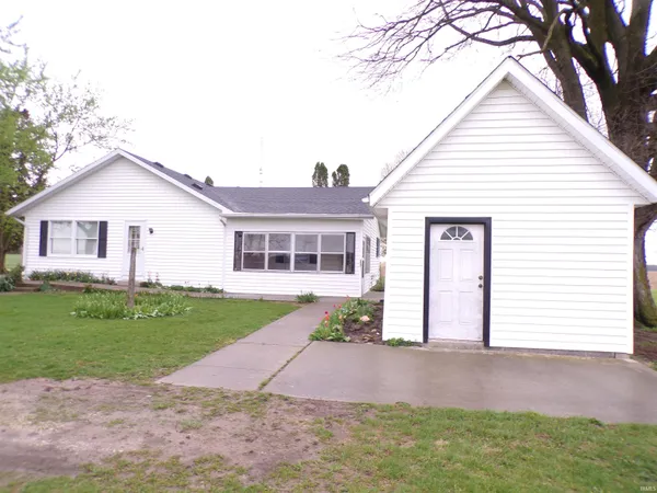 $1,300 | 7623 South 750 East, Geneva, IN 46740