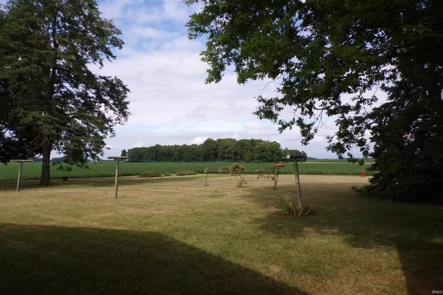 $1,300 | 7623 South 750 East, Bluffton, IN 46714