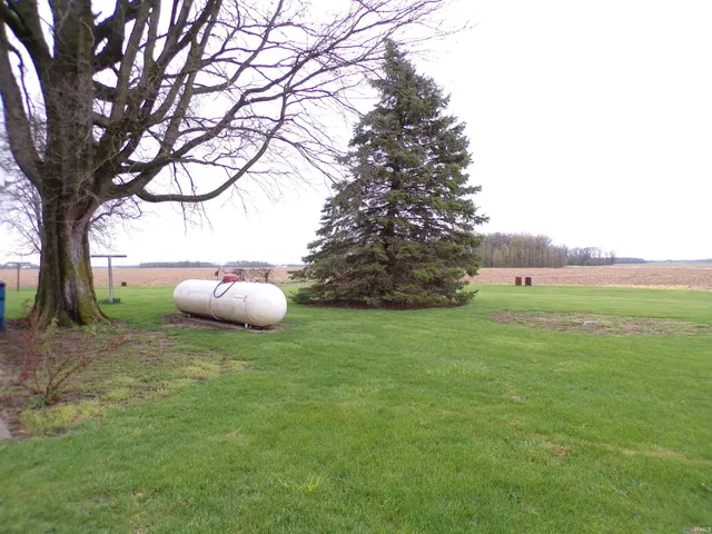 $1,300 | 7623 South 750 East, Bluffton, IN 46714