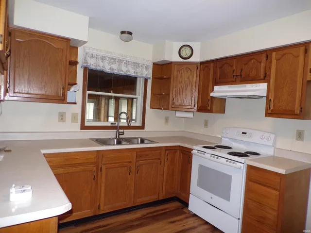 $1,300 | 7623 South 750 East, Bluffton, IN 46714