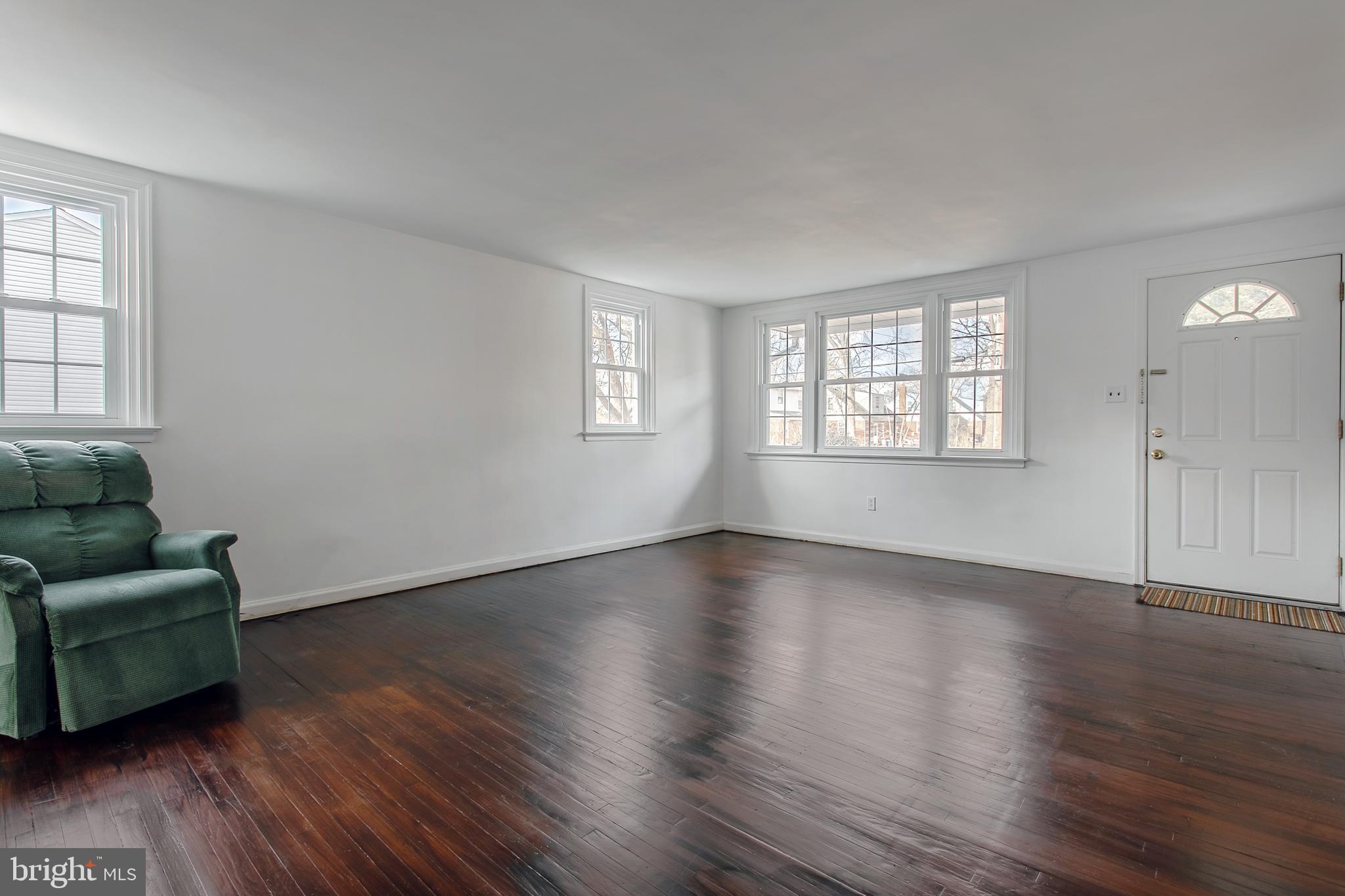 305 Colfax Road Havertown, PA 19083 - Photo 3 of 30