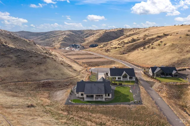 $1,699,777 | 10968 North Elk Ridge Place, Boise, ID 83714