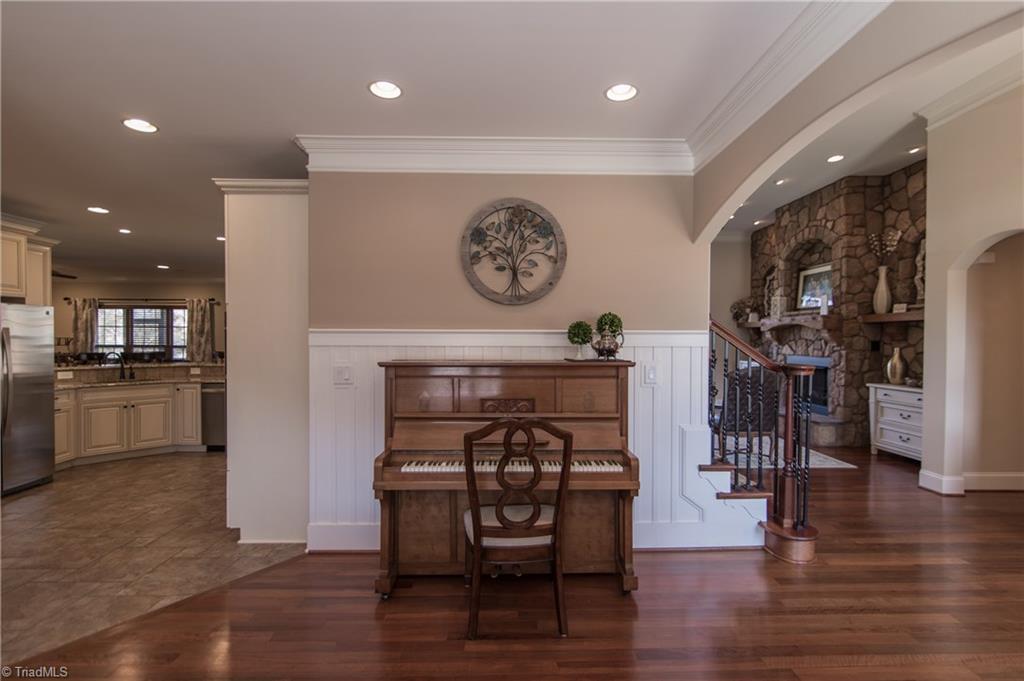 8878 Cravenwood Drive Oak Ridge, NC 27310 - Photo 8 of 30 Gallery Image 8