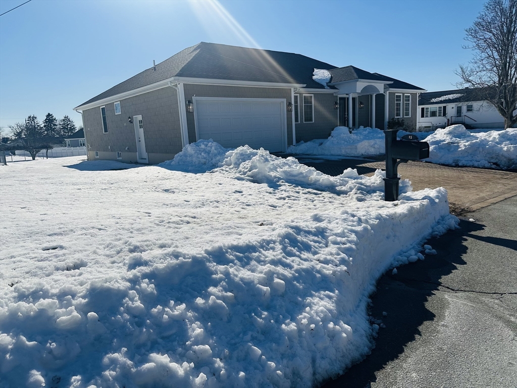 115 River Road Somerset, MA 02725 - Photo 3 of 32