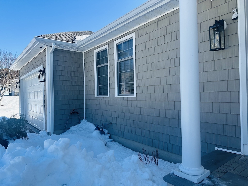 115 River Road Somerset, MA 02725 - Photo 4 of 32