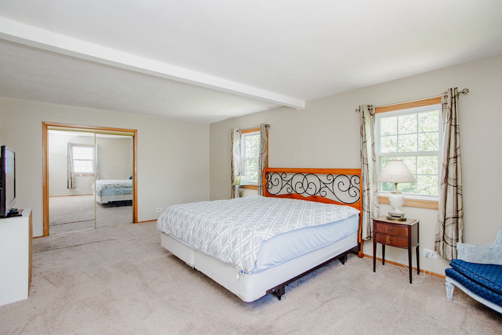 722 North Mavis Lane Addison, IL 60101 - Photo 14 of 26