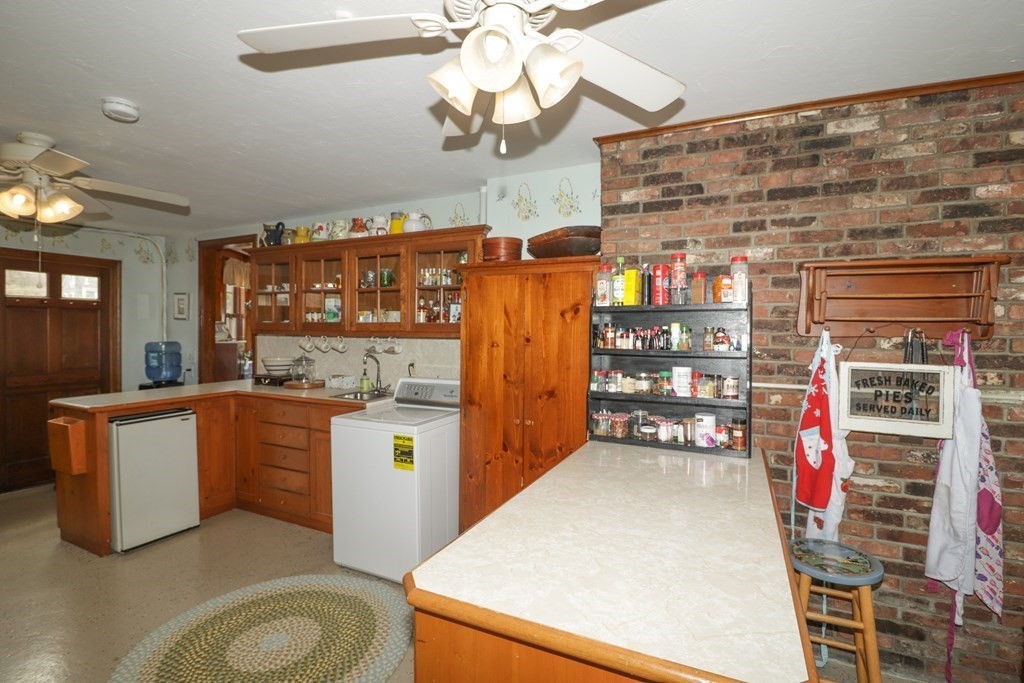 29 Whitewood Road Milford, MA 01757 - Photo 11 of 40 Gallery Image 11