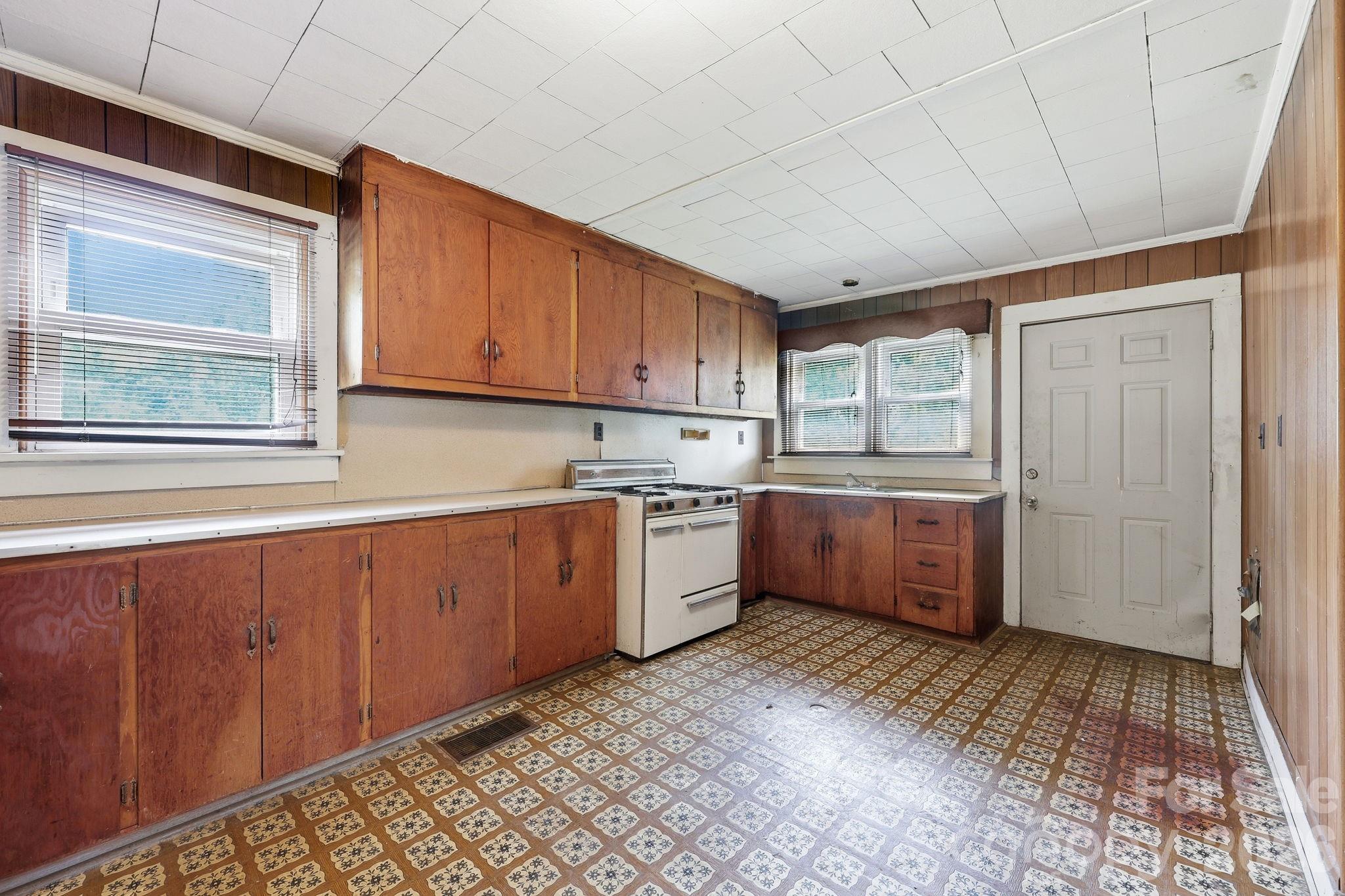 1303 Bringle Ferry Road Salisbury, NC 28144 - Photo 20 of 37