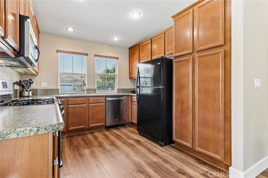 988 Roxanne Drive Hemet, CA 92543 - Photo 13 of 43
