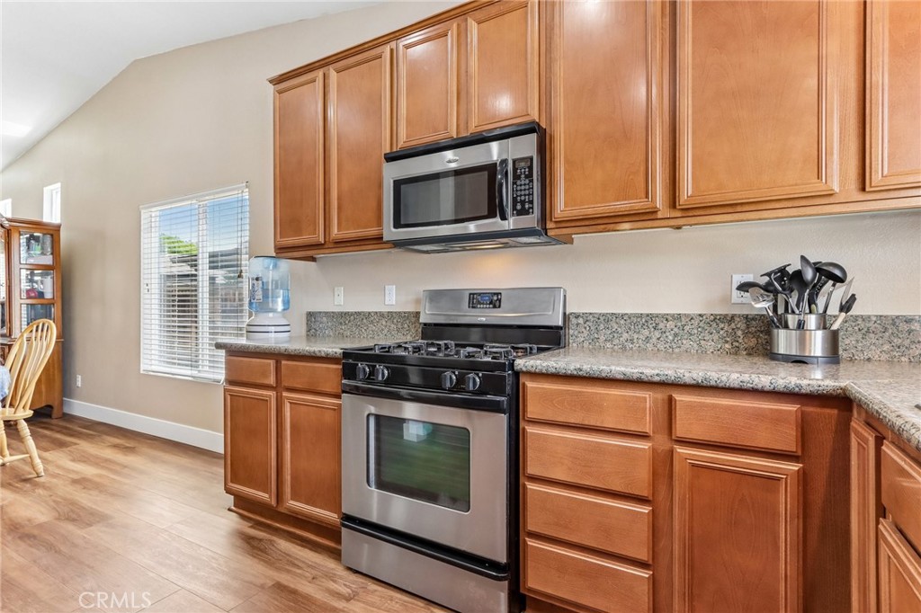988 Roxanne Drive Hemet, CA 92543 - Photo 14 of 43