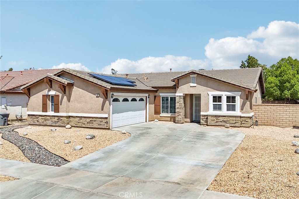 988 Roxanne Drive Hemet, CA 92543 - Photo 2 of 43