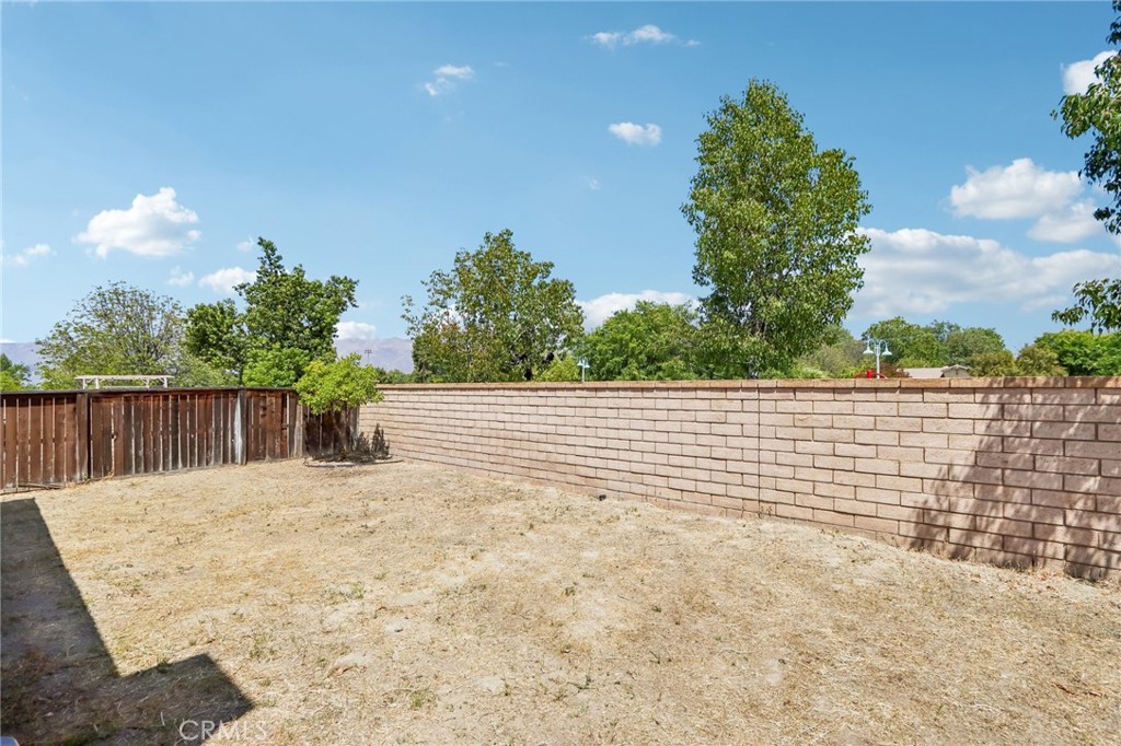 988 Roxanne Drive Hemet, CA 92543 - Photo 33 of 43
