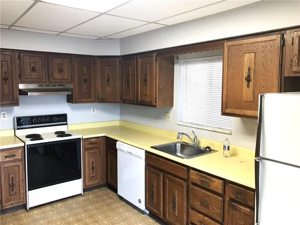 $1,695 | 5127 Liberty Avenue, Unit 2, Pittsburgh, PA 15224