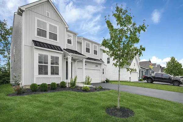 $469,900 | 56 Chambers Bay Road, Commercial Point, OH 43116