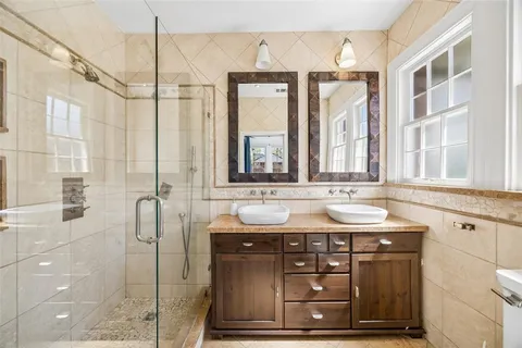 $1,152,000 | 1011 North Clinton Avenue, Dallas, TX 75208