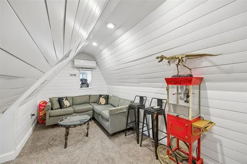 $1,152,000 | 1011 North Clinton Avenue, Dallas, TX 75208