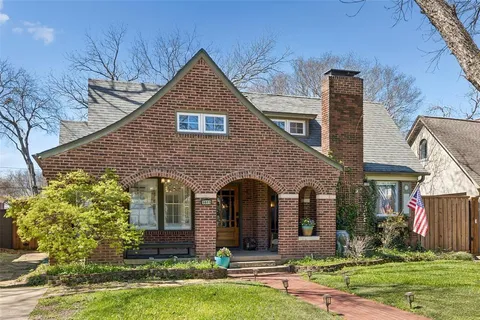 $1,152,000 | 1011 North Clinton Avenue, Dallas, TX 75208