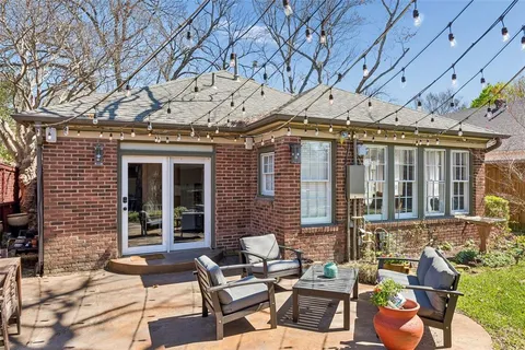$1,152,000 | 1011 North Clinton Avenue, Dallas, TX 75208
