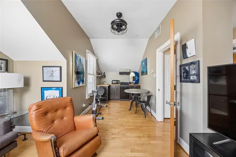 $1,152,000 | 1011 North Clinton Avenue, Dallas, TX 75208