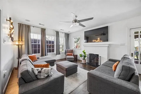 $1,152,000 | 1011 North Clinton Avenue, Dallas, TX 75208