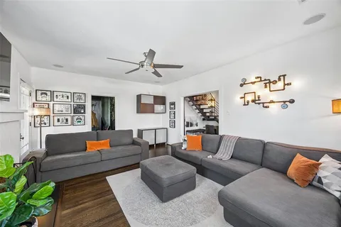 $1,152,000 | 1011 North Clinton Avenue, Dallas, TX 75208