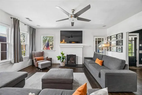 $1,152,000 | 1011 North Clinton Avenue, Dallas, TX 75208