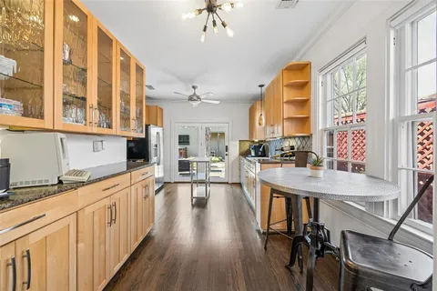 $1,152,000 | 1011 North Clinton Avenue, Dallas, TX 75208