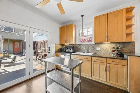 $1,152,000 | 1011 North Clinton Avenue, Dallas, TX 75208