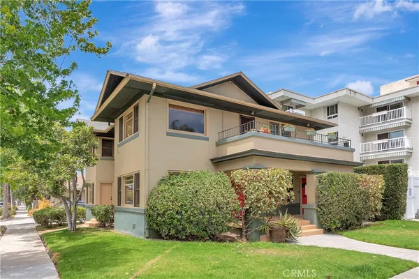 $3,795 | 351 Newport Avenue, Long Beach, CA 90814