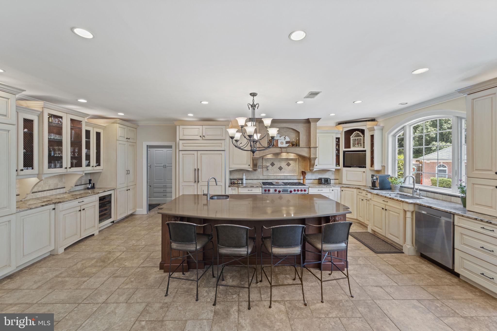 1211 Tottenham Court Reston, VA 20194 - Photo 13 of 80 Gourmet Kitchen!