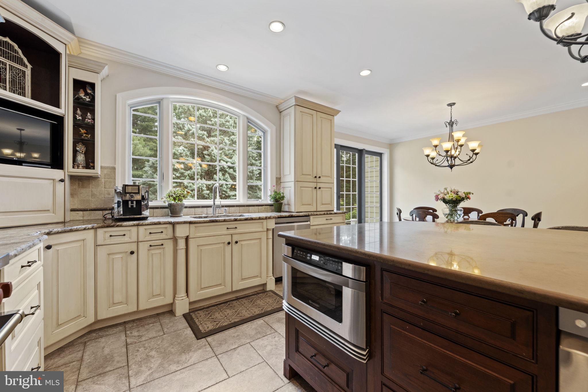 1211 Tottenham Court Reston, VA 20194 - Photo 18 of 80 Stunning spacious kitchen