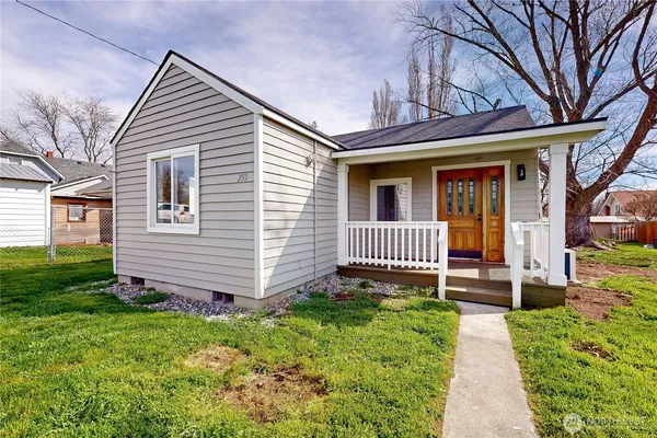 $215,000 | 255 College Street, Adams, OR 97810