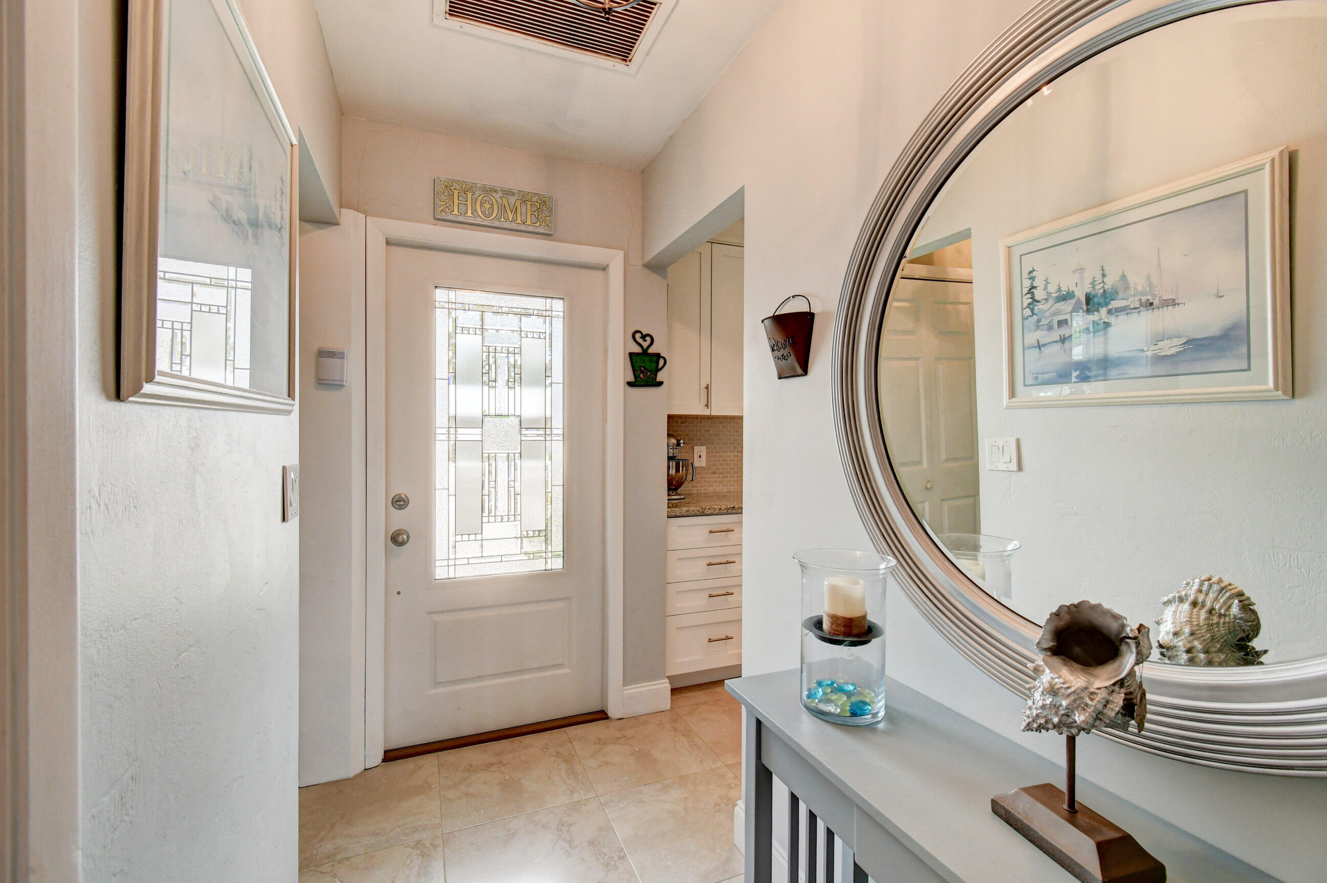 191 Cape Cod Circle Lake Worth, FL 33467 - Photo 3 of 40 Foyer