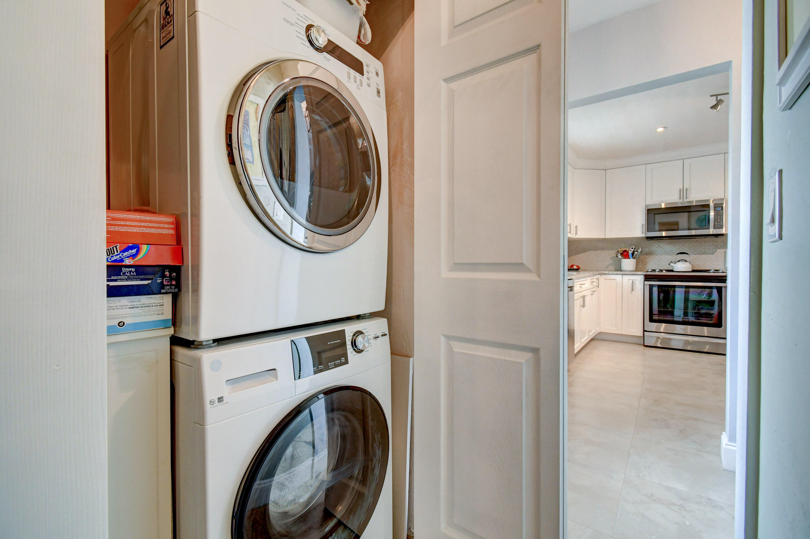 191 Cape Cod Circle Lake Worth, FL 33467 - Photo 31 of 40 Washer & Dryer