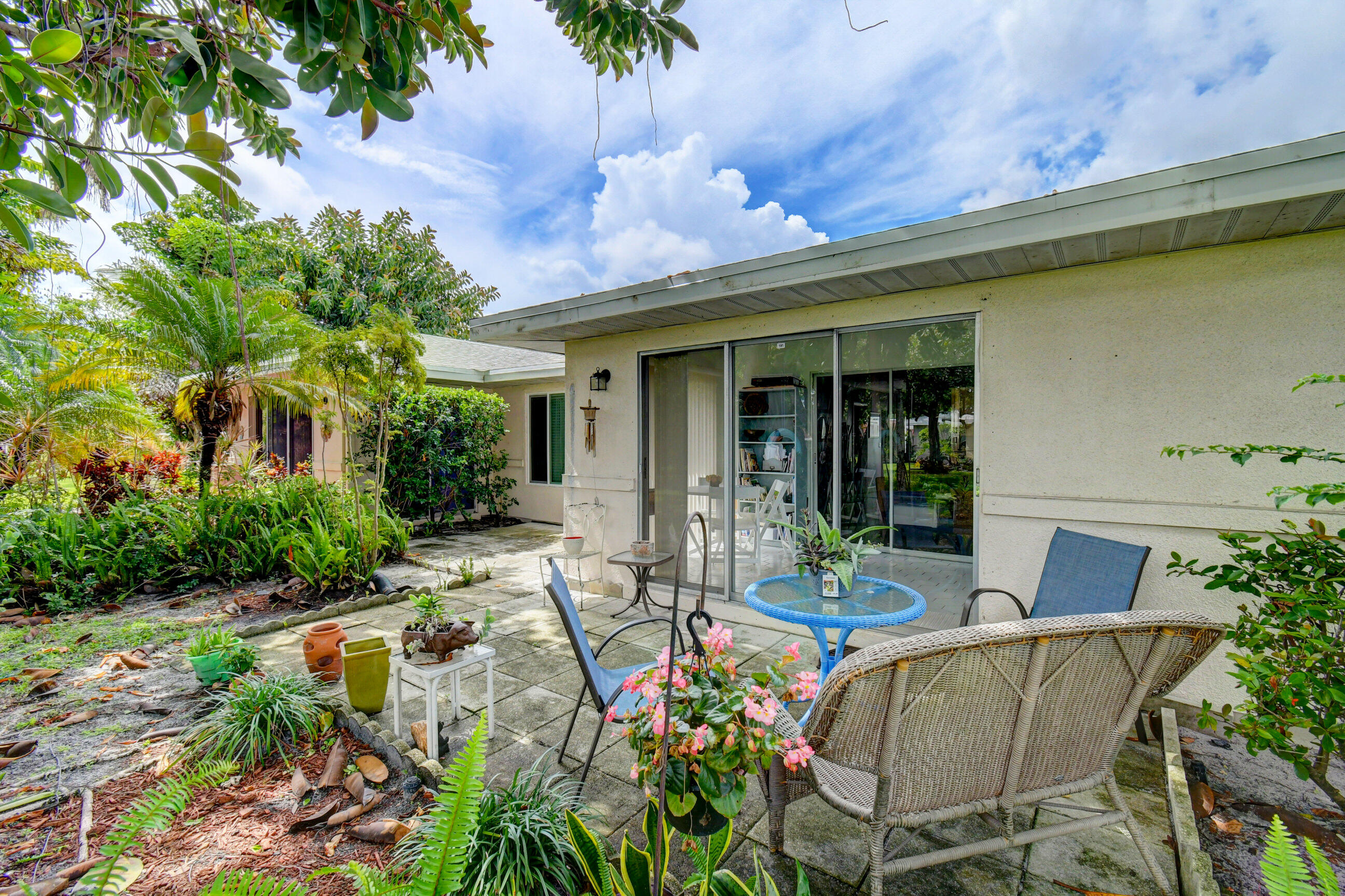 191 Cape Cod Circle Lake Worth, FL 33467 - Photo 39 of 40 Patio