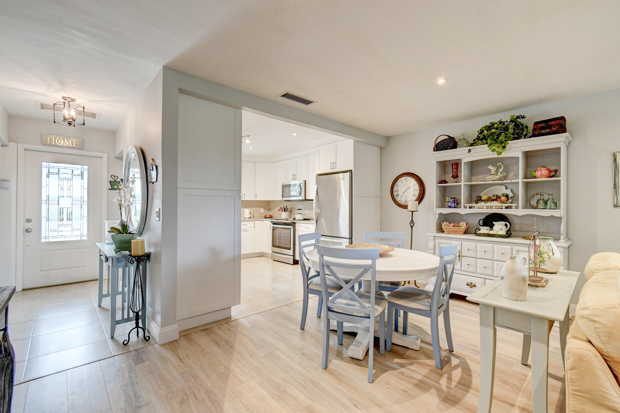 191 Cape Cod Circle Lake Worth, FL 33467 - Photo 10 of 40 Dining Area