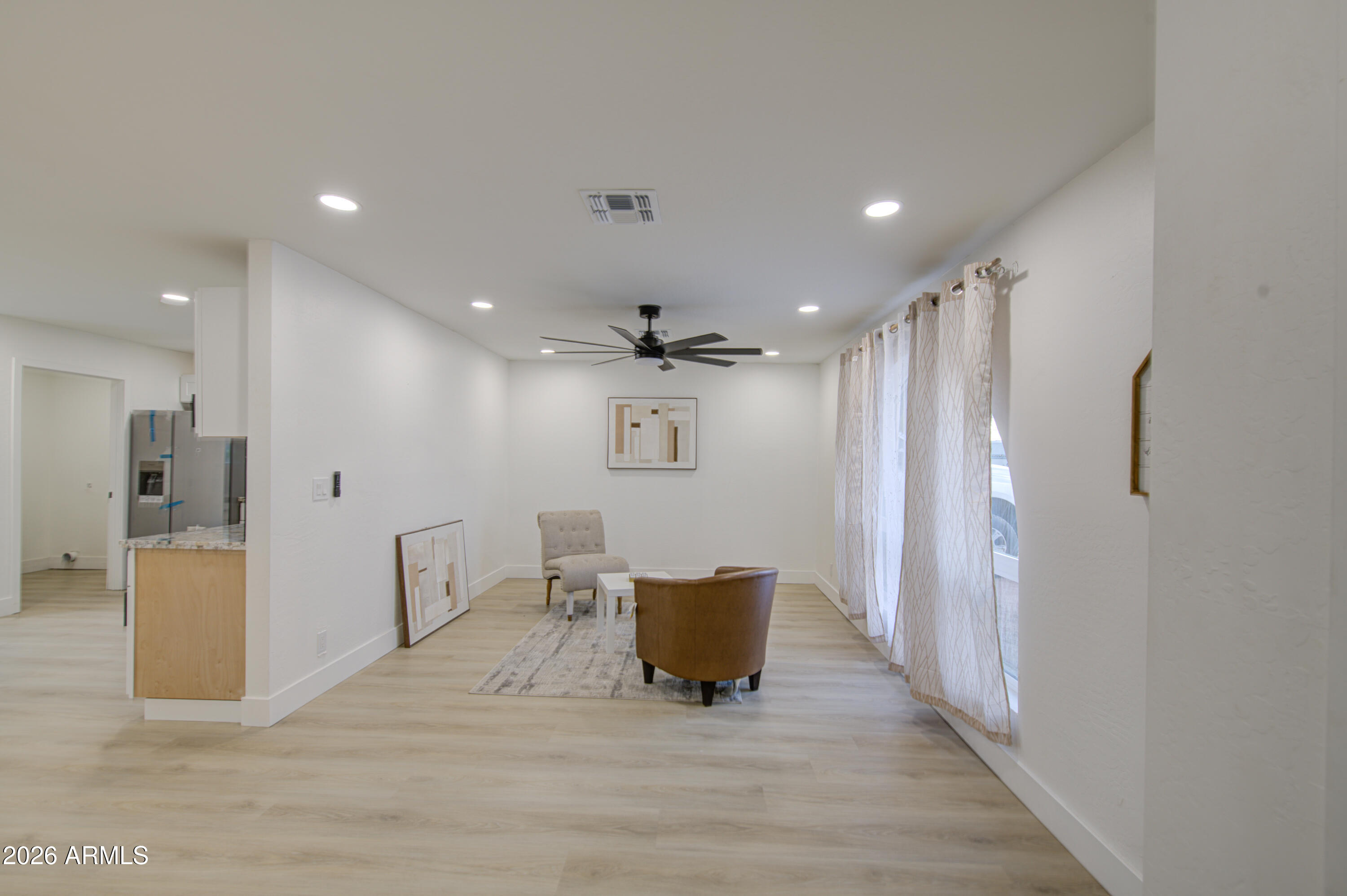 6427 West Lawrence Road Glendale, AZ 85301 - Photo 6 of 33