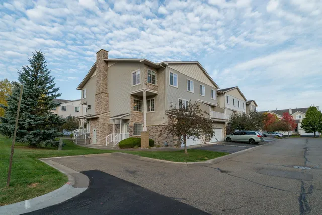 $334,900 | 7002 South Park Drive, Savage, MN 55378