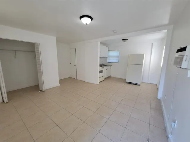 $1,400 | 1853 Northwest 5th Street, Unit 2, Miami, FL 33125