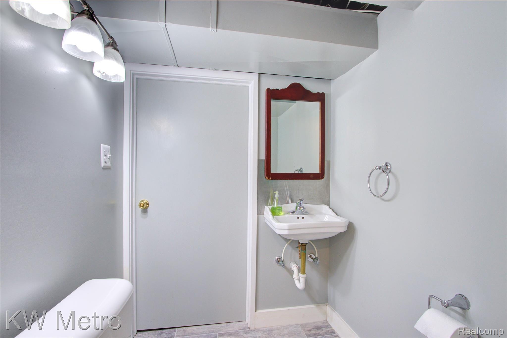 2329 Harvard Road Berkley, MI 48072 - Photo 27 of 36 2329 Harvard Rd. 28
