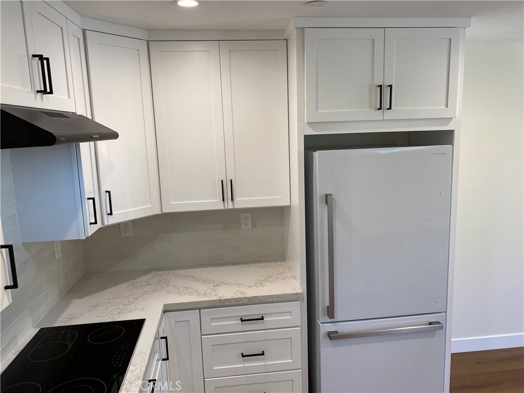 2442 Queensberry Road Pasadena, CA 91104 - Photo 4 of 17