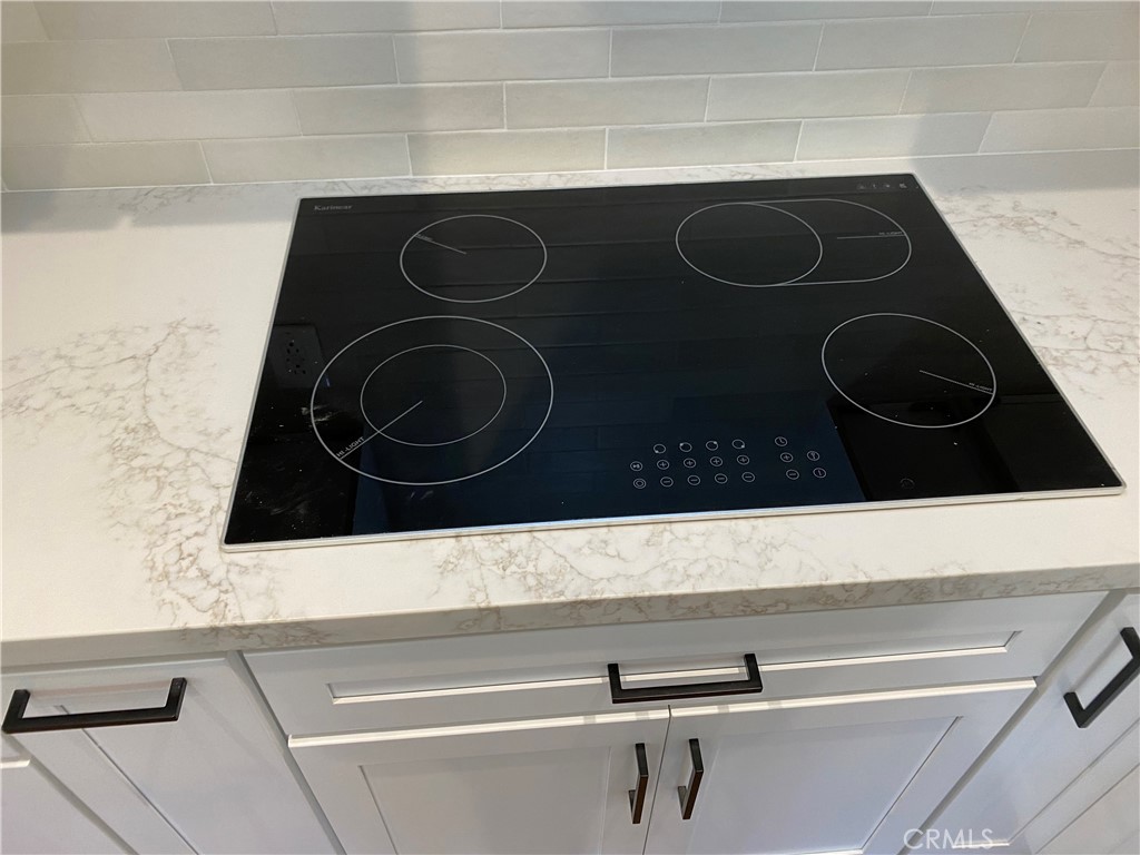 2442 Queensberry Road Pasadena, CA 91104 - Photo 7 of 17