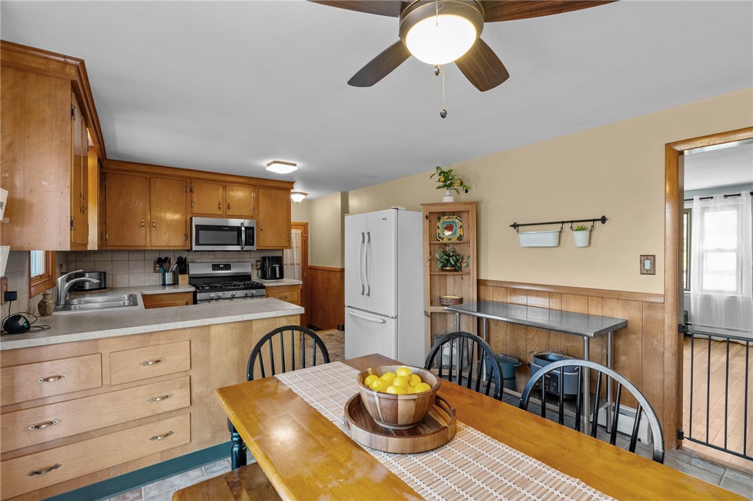 415 Chopmist Hill Road Glocester, RI 02814 - Photo 11 of 48