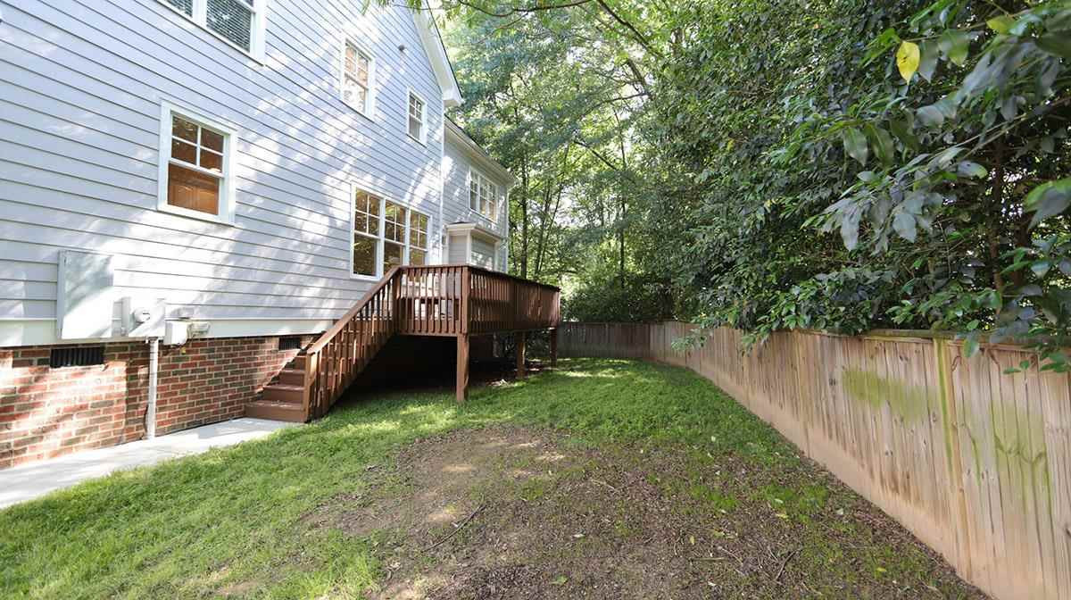 124 Village Mill Place Raleigh, NC 27608 - Photo 27 of 30 Back Yard